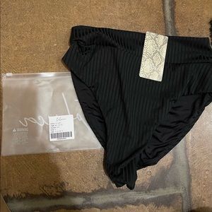 Gia Maxi Bottom- onyx ribbed